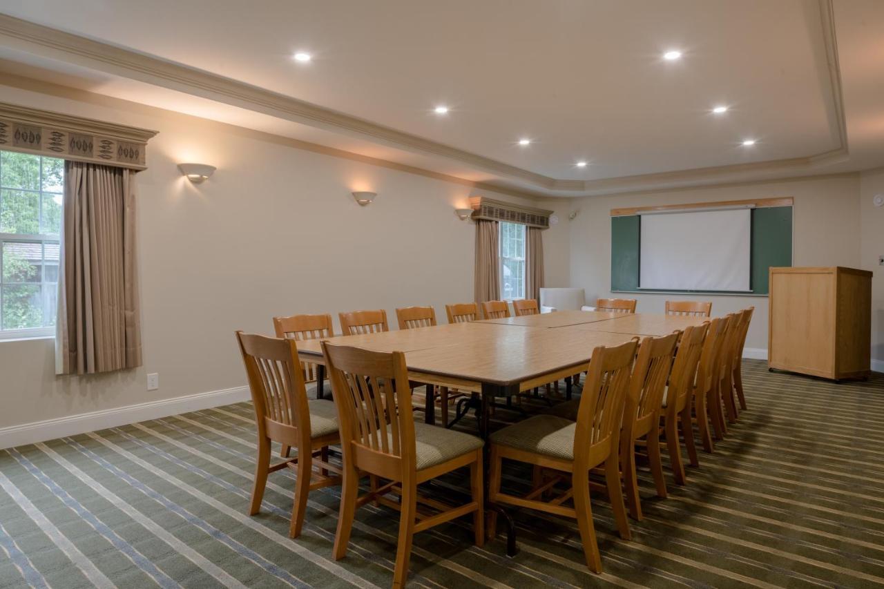 Amsterdam Inn & Suites Sussex Luaran gambar
