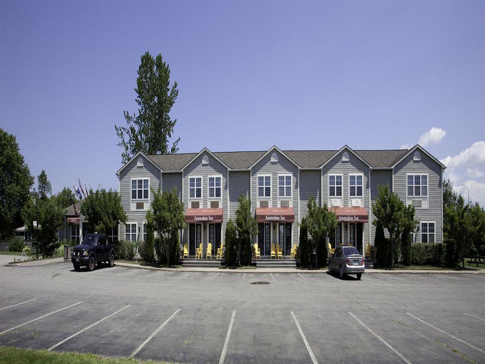 Amsterdam Inn & Suites Sussex Luaran gambar